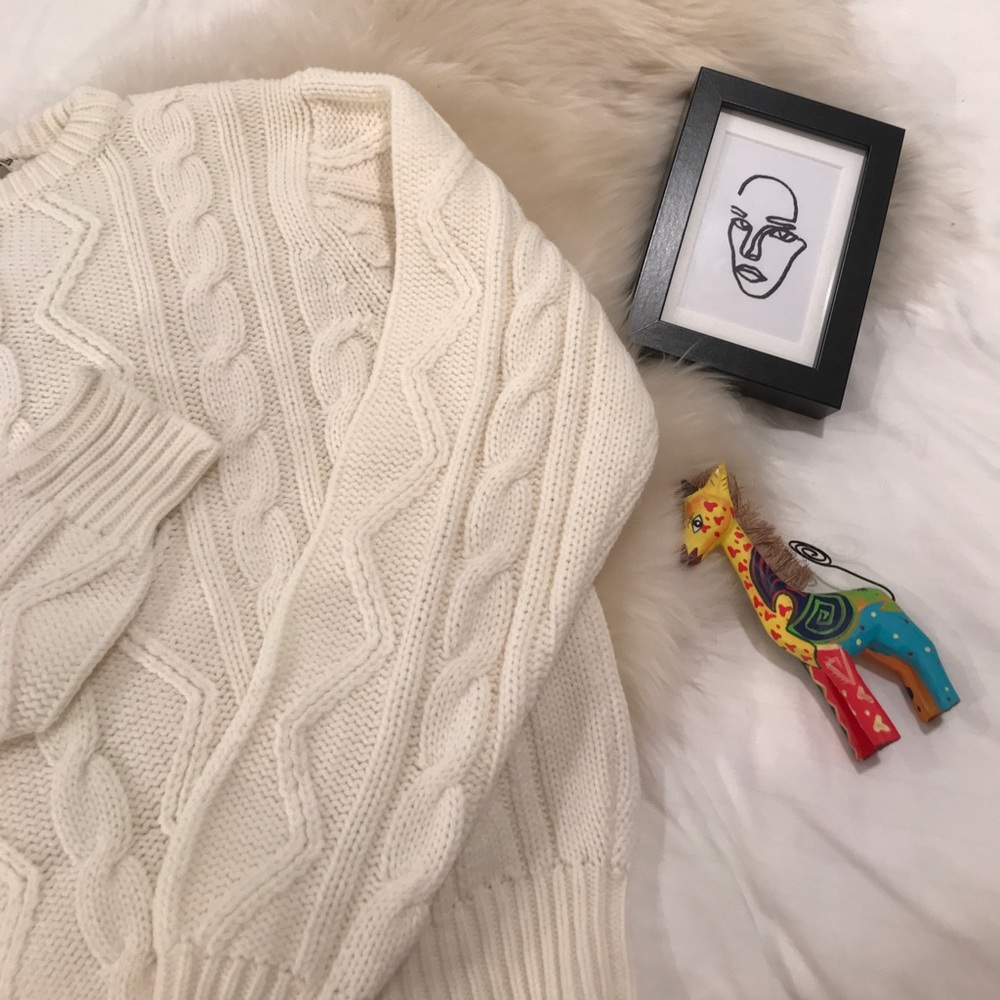 Chunky cable knit white sweater, super cozy
